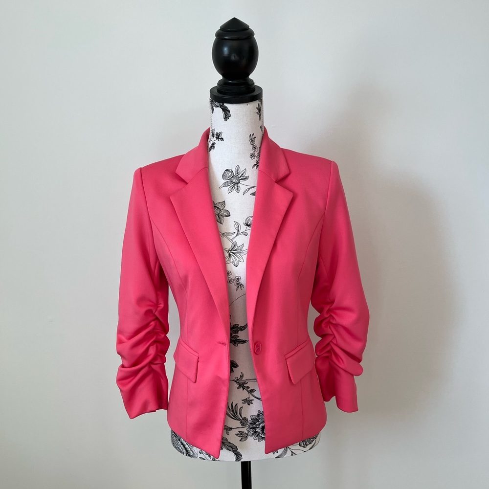 Pink blazer with ruched sleeves